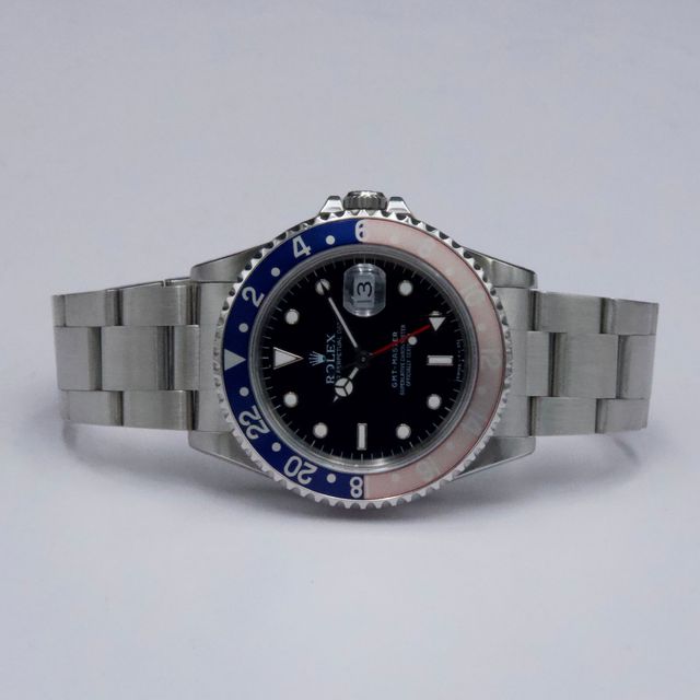 Rolex GMT Master 16700 Image 4